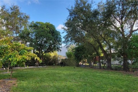 Apartment in Miami, Florida 1 bedroom № 1820205 - photo 11
