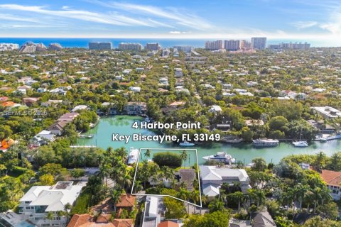 Снять в аренду виллу или дом в Ки-Бискейн, Флорида 7 спален, 361.39м2, № 2003745 - фото 27