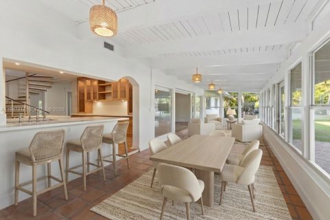 Снять в аренду виллу или дом в Ки-Бискейн, Флорида 7 спален, 361.39м2, № 2003745 - фото 7