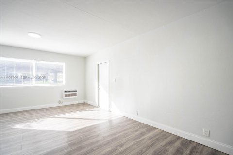 Appartement à louer à Miami Beach, Floride: 3 chambres, 104.52 m2 № 1993278 - photo 5