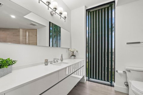 Condo in Palm Beach Shores, Florida, 3 bedrooms  № 2185036 - photo 15