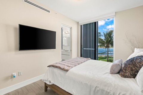 Condo in Palm Beach Shores, Florida, 3 bedrooms  № 2185036 - photo 18