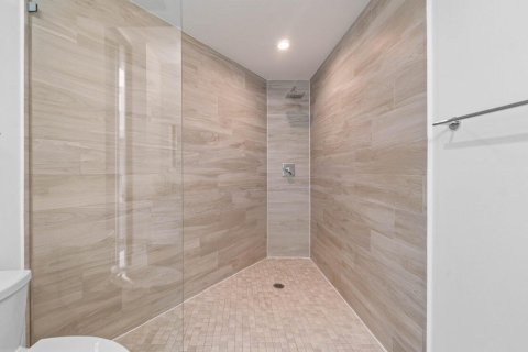 Condo in Palm Beach Shores, Florida, 3 bedrooms  № 2185036 - photo 16