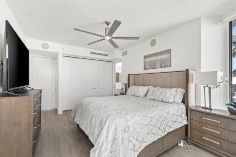 Condo in Palm Beach Shores, Florida, 3 bedrooms  № 2185036 - photo 13