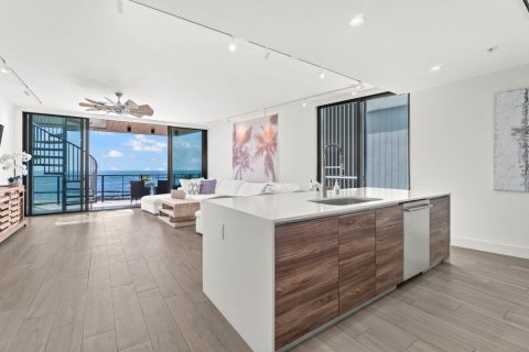 Condo in Palm Beach Shores, Florida, 3 bedrooms  № 2185036 - photo 5