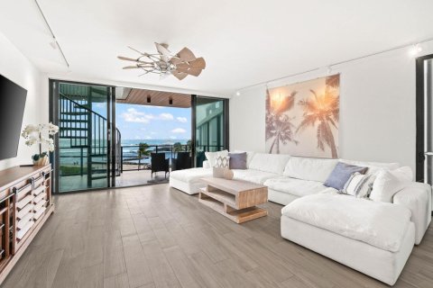 Condo in Palm Beach Shores, Florida, 3 bedrooms  № 2185036 - photo 2