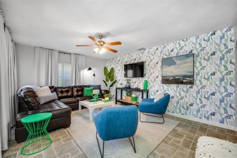 Casa en alquiler en Tampa, Florida, 2 dormitorios, 95.78 m2 № 1681135 - foto 3