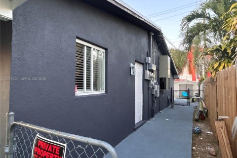 Casa en alquiler en Oakland Park, Florida, 2 dormitorios, 173.82 m2 № 2075442 - foto 14