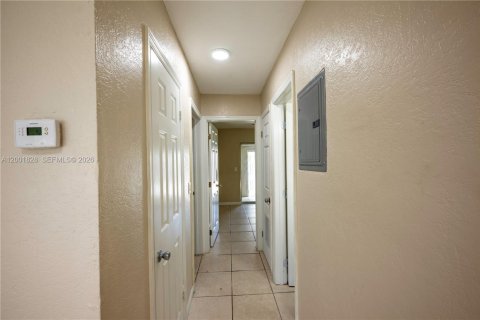 Casa en alquiler en Oakland Park, Florida, 2 dormitorios, 173.82 m2 № 2075442 - foto 6