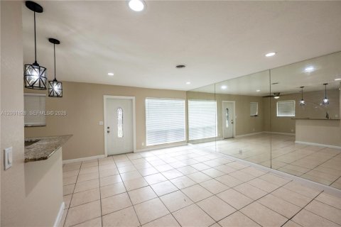 Casa en alquiler en Oakland Park, Florida, 2 dormitorios, 173.82 m2 № 2075442 - foto 2