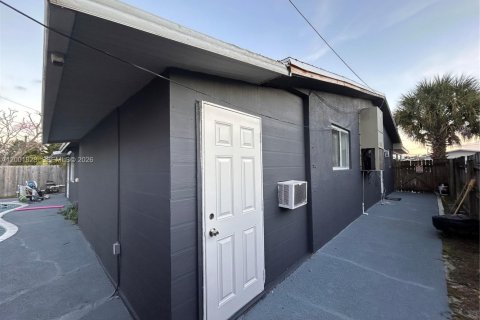 Casa en alquiler en Oakland Park, Florida, 2 dormitorios, 173.82 m2 № 2075442 - foto 15