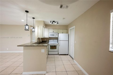 Casa en alquiler en Oakland Park, Florida, 2 dormitorios, 173.82 m2 № 2075442 - foto 7