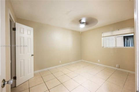 Casa en alquiler en Oakland Park, Florida, 2 dormitorios, 173.82 m2 № 2075442 - foto 13