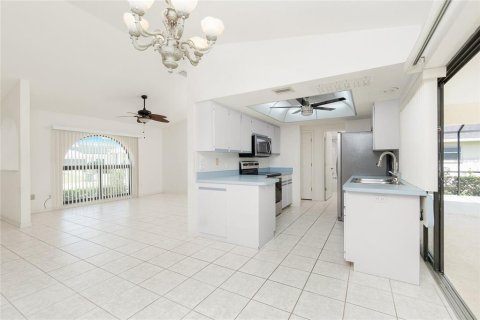 House in Port Charlotte, Florida 2 bedrooms, 128.58 sq.m. № 1795864 - photo 10