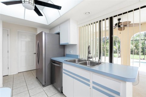 House in Port Charlotte, Florida 2 bedrooms, 128.58 sq.m. № 1795864 - photo 13