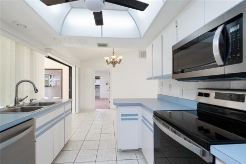 House in Port Charlotte, Florida 2 bedrooms, 128.58 sq.m. № 1795864 - photo 14
