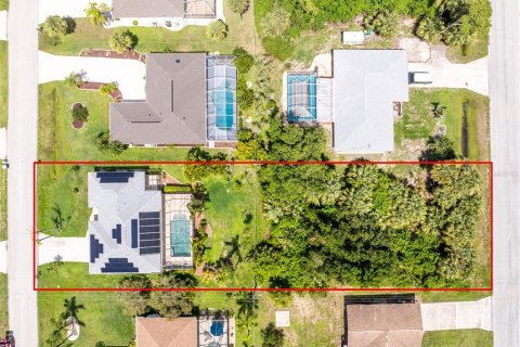 House in Port Charlotte, Florida 2 bedrooms, 128.58 sq.m. № 1795864 - photo 3