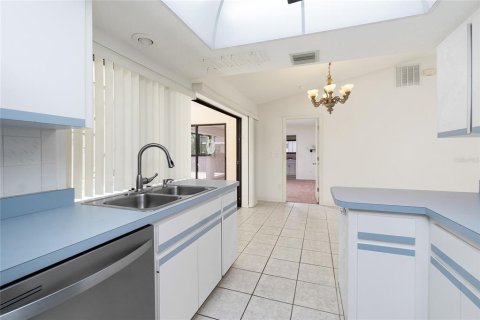 House in Port Charlotte, Florida 2 bedrooms, 128.58 sq.m. № 1795864 - photo 15