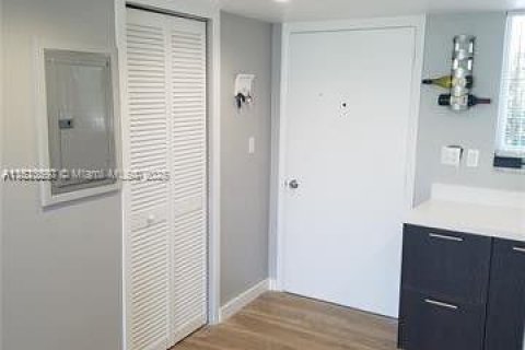 Apartment in Palm Beach, Florida 1 bedroom, 49.33 sq.m. № 1937930 - photo 17