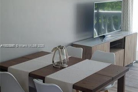 Apartment in Palm Beach, Florida 1 bedroom, 49.33 sq.m. № 1937930 - photo 13