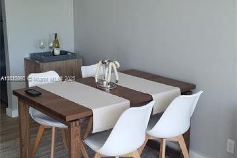 Apartamento en alquiler en Palm Beach, Florida, 1 dormitorio, 49.33 m2 № 1937930 - foto 8