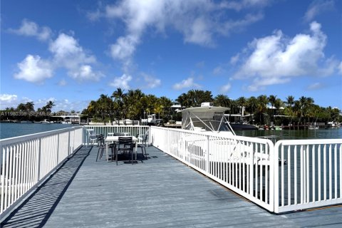 Condominio en alquiler en Miami Beach, Florida, 1 dormitorio, 69.68 m2 № 2043504 - foto 27