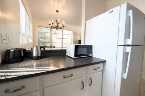 Condominio en alquiler en Miami Beach, Florida, 1 dormitorio, 69.68 m2 № 2043504 - foto 15