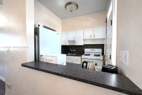 Condominio en alquiler en Miami Beach, Florida, 1 dormitorio, 69.68 m2 № 2043504 - foto 13