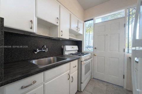 Condominio en alquiler en Miami Beach, Florida, 1 dormitorio, 69.68 m2 № 2043504 - foto 16