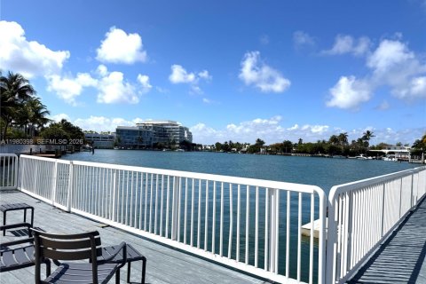 Condominio en alquiler en Miami Beach, Florida, 1 dormitorio, 69.68 m2 № 2043504 - foto 26