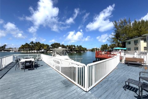 Condominio en alquiler en Miami Beach, Florida, 1 dormitorio, 69.68 m2 № 2043504 - foto 28