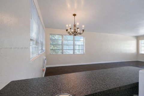 Condominio en alquiler en Miami Beach, Florida, 1 dormitorio, 69.68 m2 № 2043504 - foto 14