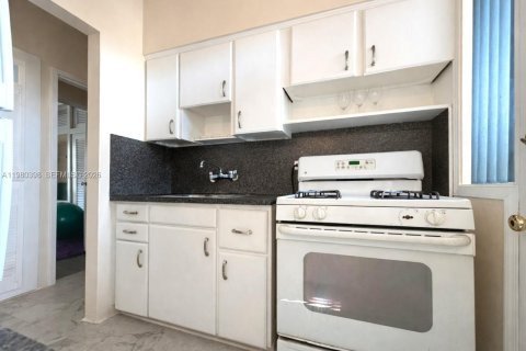 Condominio en alquiler en Miami Beach, Florida, 1 dormitorio, 69.68 m2 № 2043504 - foto 18