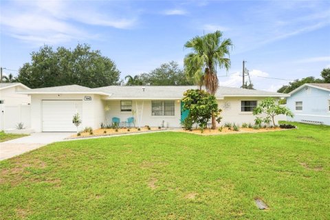 Casa en venta en Saint Petersburg, Florida, 3 dormitorios, 151.62 m2 № 2315083 - foto 2