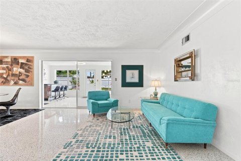 Casa en venta en Saint Petersburg, Florida, 3 dormitorios, 151.62 m2 № 2315083 - foto 8