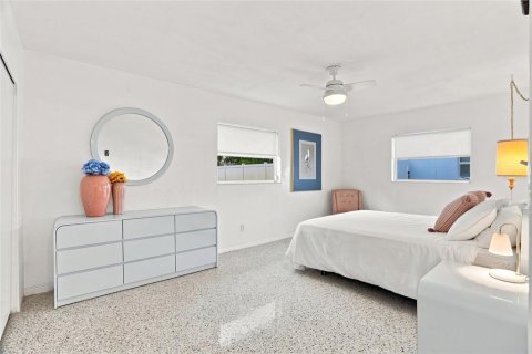 Casa en venta en Saint Petersburg, Florida, 3 dormitorios, 151.62 m2 № 2315083 - foto 28