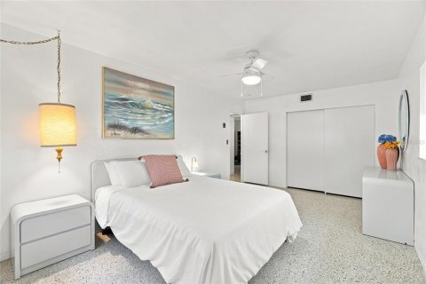 Casa en venta en Saint Petersburg, Florida, 3 dormitorios, 151.62 m2 № 2315083 - foto 30