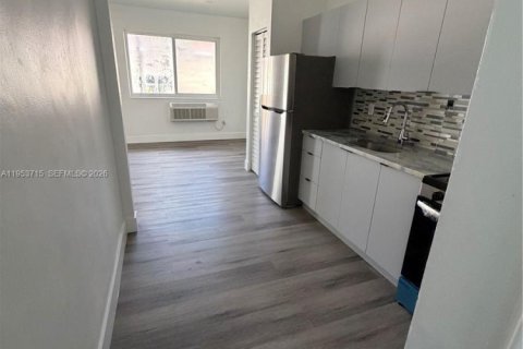 Condominio en alquiler en Miami Beach, Florida, 1 dormitorio, 51.1 m2 № 2009243 - foto 5