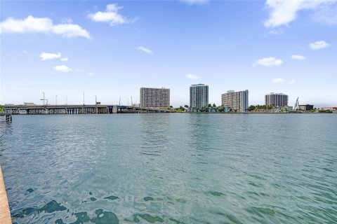 Condominio en alquiler en Miami Beach, Florida, 1 dormitorio, 51.1 m2 № 2009243 - foto 11