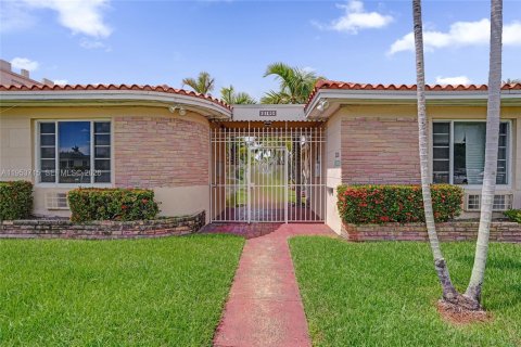 Condominio en alquiler en Miami Beach, Florida, 1 dormitorio, 51.1 m2 № 2009243 - foto 15