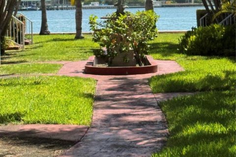 Condominio en alquiler en Miami Beach, Florida, 1 dormitorio, 51.1 m2 № 2009243 - foto 4