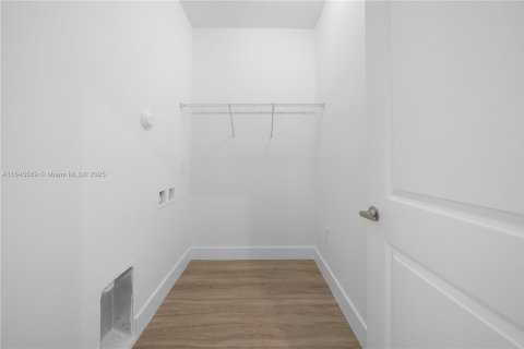 Снять в аренду таунхаус в Флорида-Сити, Флорида 3 спальни, 144.74м2, № 1958538 - фото 15