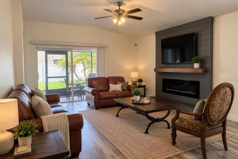 House in Wesley Chapel, Florida 4 bedrooms, 183.95 sq.m. № 2379087 - photo 9