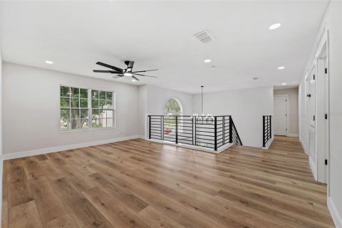 House in Clermont, Florida 6 bedrooms, 285.4 sq.m. № 2199482 - photo 21