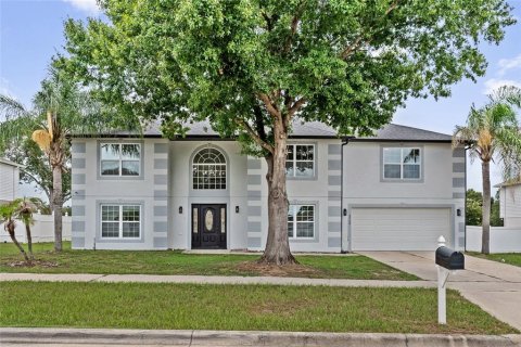 House in Clermont, Florida 6 bedrooms, 285.4 sq.m. № 2199482 - photo 2