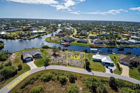 Terreno en venta en Port Charlotte, Florida № 1043530 - foto 1