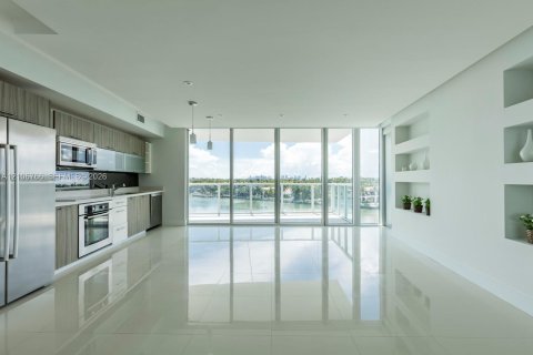 Copropriété à vendre à Miami Beach, Floride: 3 chambres, 121.14 m2 № 2423327 - photo 2