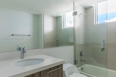Copropriété à vendre à Miami Beach, Floride: 3 chambres, 121.14 m2 № 2423327 - photo 10