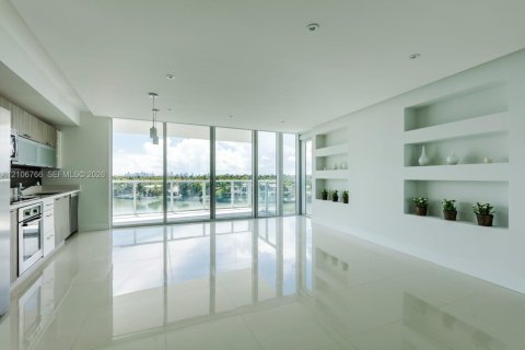 Copropriété à vendre à Miami Beach, Floride: 3 chambres, 121.14 m2 № 2423327 - photo 3