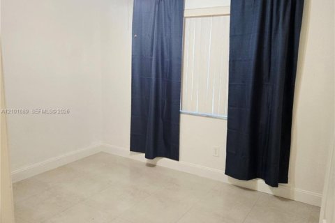 Copropriété à louer à Miami, Floride: 2 chambres, 69.68 m2 № 2404231 - photo 14